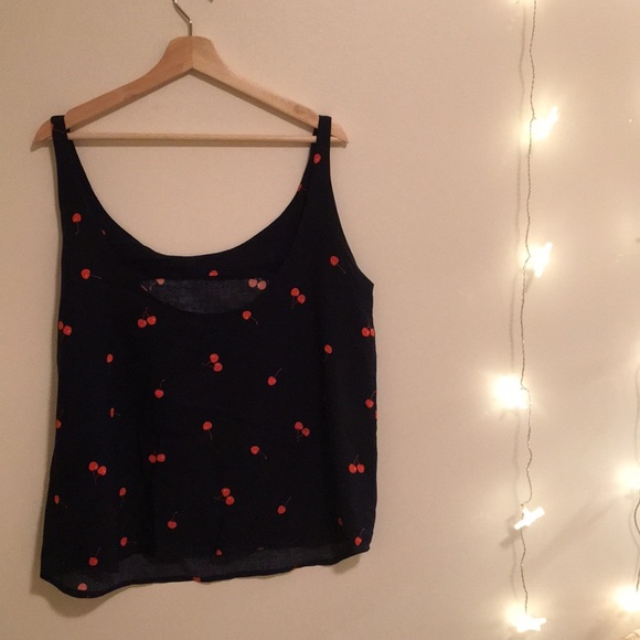 Cherry camisole - Picture 2 of 3
